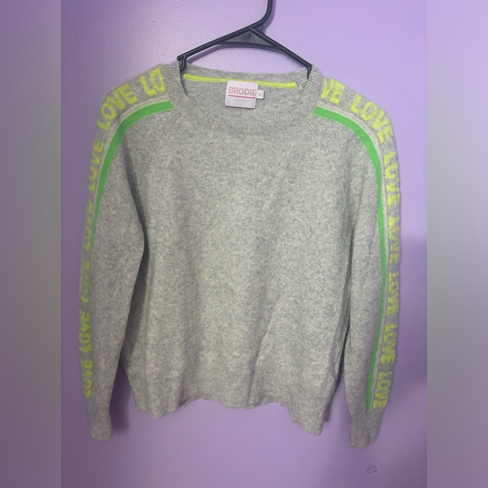 ⭐️💎Brodie 100% cashmere sweater size medium - EUC